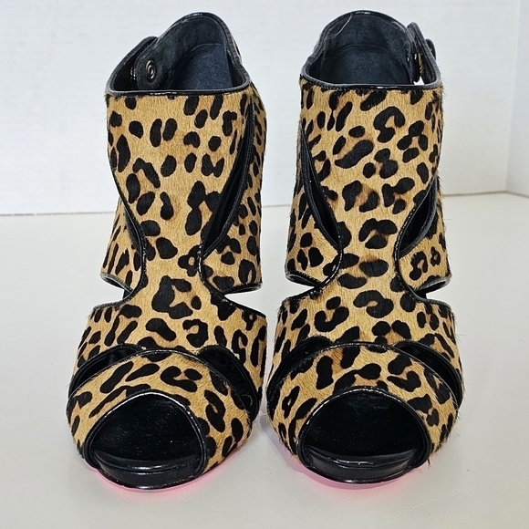 Betsy Johnson Leopard Print Heels - Picture 3 of 12